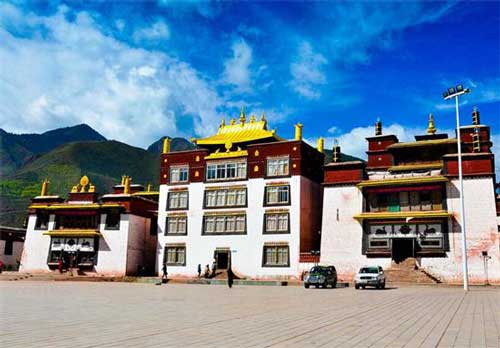 強(qiáng)巴林寺